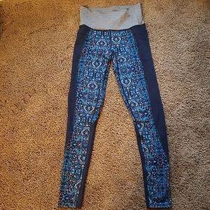 XS Athleta Chaturanga to Town Tapestry Tight